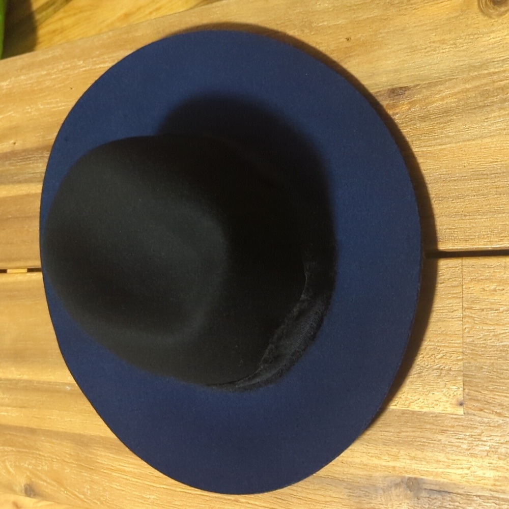 Zara Accessories Black And Blue Wool Felt Women’s Hats